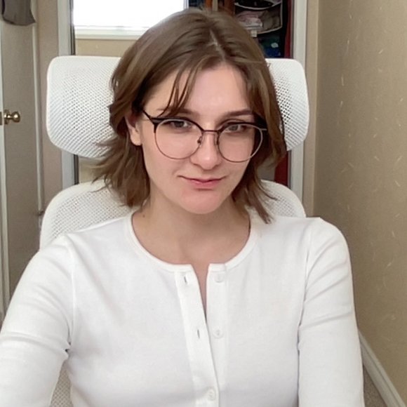 Meet your Posher, Helen - Picture 1 of 2